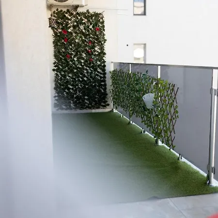 アパート Royal Vibes Apartament ナボダリ