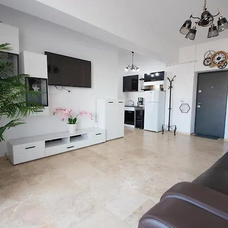 Royal Vibes Apartament Daire Navodari